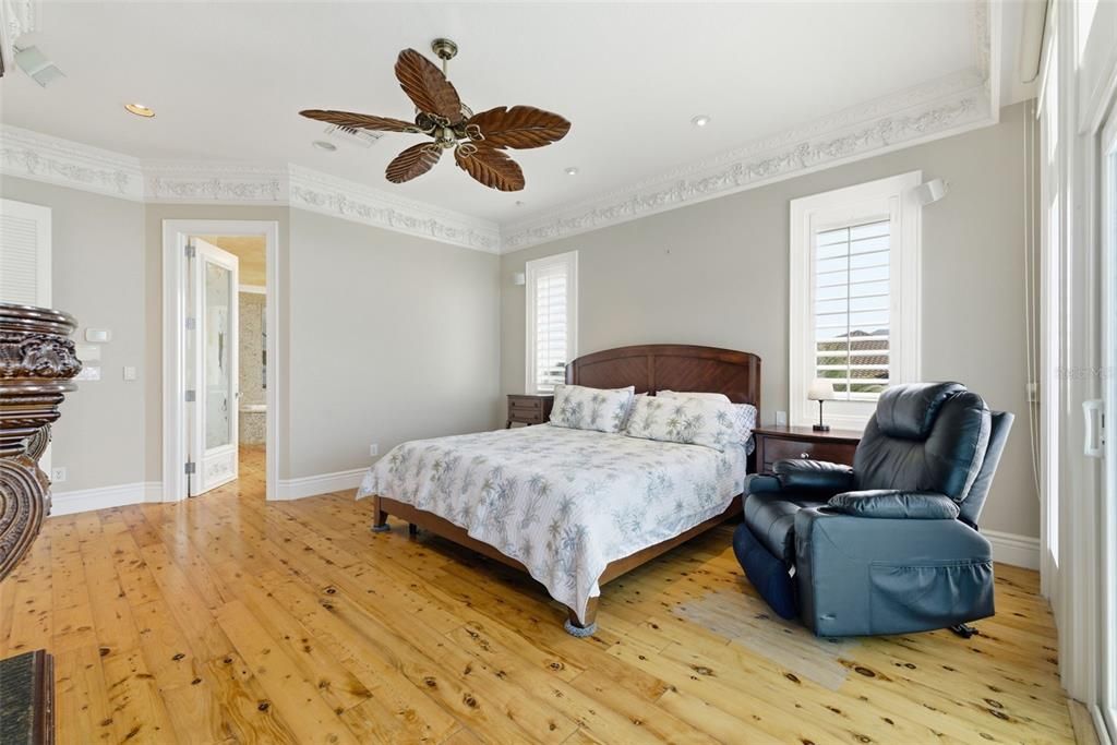 For Sale: $3,849,000 (5 beds, 6 baths, 5024 Square Feet)