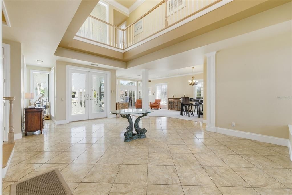For Sale: $3,849,000 (5 beds, 6 baths, 5024 Square Feet)