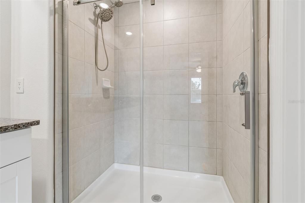 For Sale: $390,000 (4 beds, 3 baths, 2077 Square Feet)