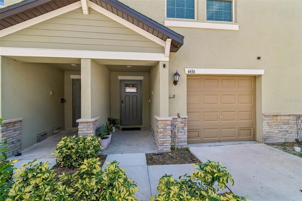 For Sale: $390,000 (4 beds, 3 baths, 2077 Square Feet)