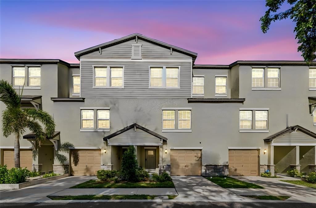 For Sale: $390,000 (4 beds, 3 baths, 2077 Square Feet)