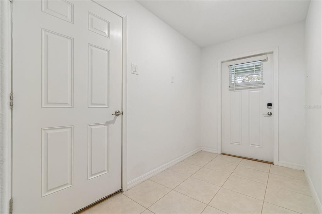 For Sale: $390,000 (4 beds, 3 baths, 2077 Square Feet)