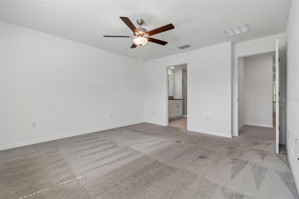 For Sale: $390,000 (4 beds, 3 baths, 2077 Square Feet)