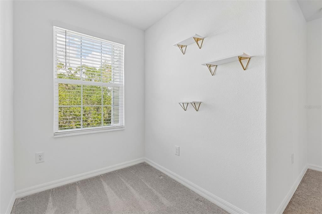 For Sale: $390,000 (4 beds, 3 baths, 2077 Square Feet)