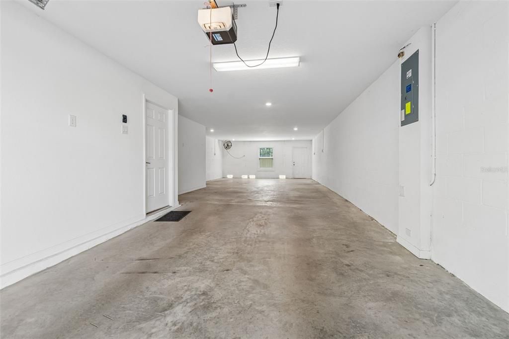 For Sale: $390,000 (4 beds, 3 baths, 2077 Square Feet)