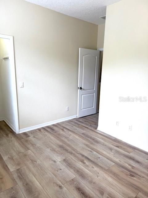 Activo con contrato: $1,775 (2 camas, 2 baños, 1071 Pies cuadrados)