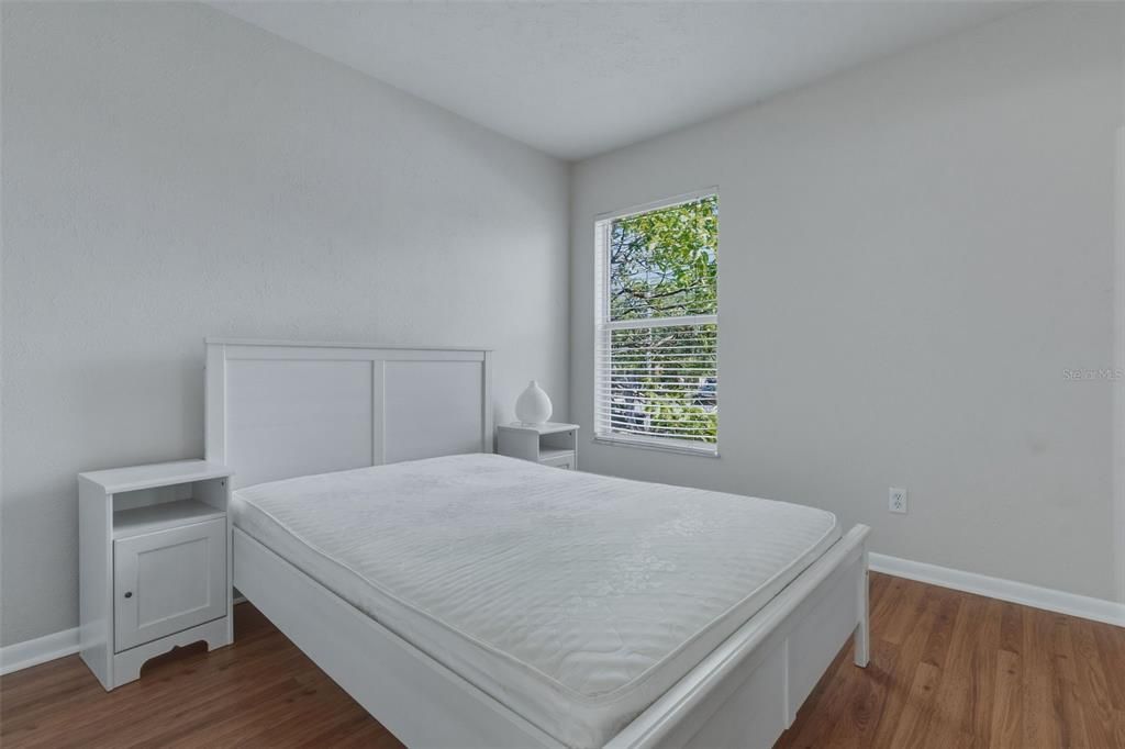 For Rent: $1,650 (2 beds, 1 baths, 813 Square Feet)