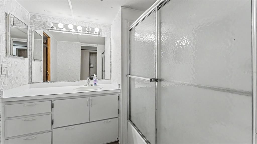 For Sale: $224,900 (4 beds, 2 baths, 1344 Square Feet)