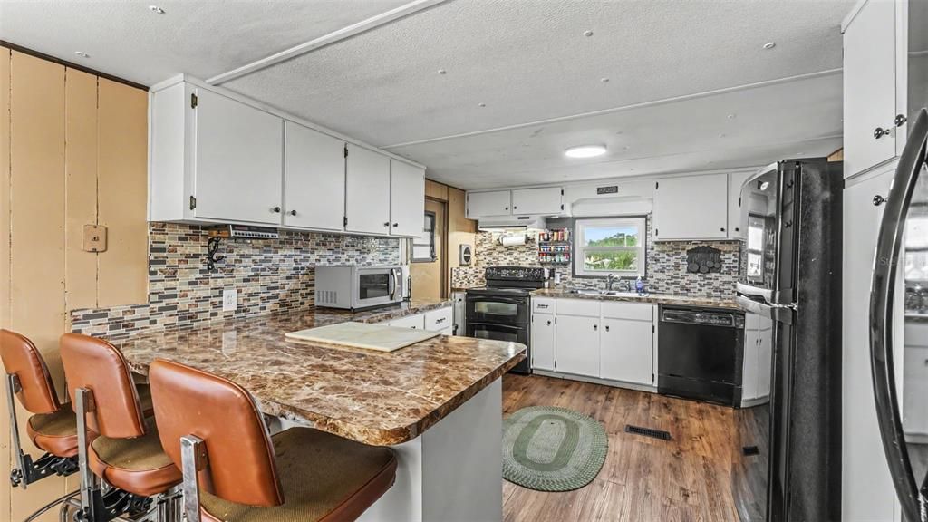 For Sale: $224,900 (4 beds, 2 baths, 1344 Square Feet)