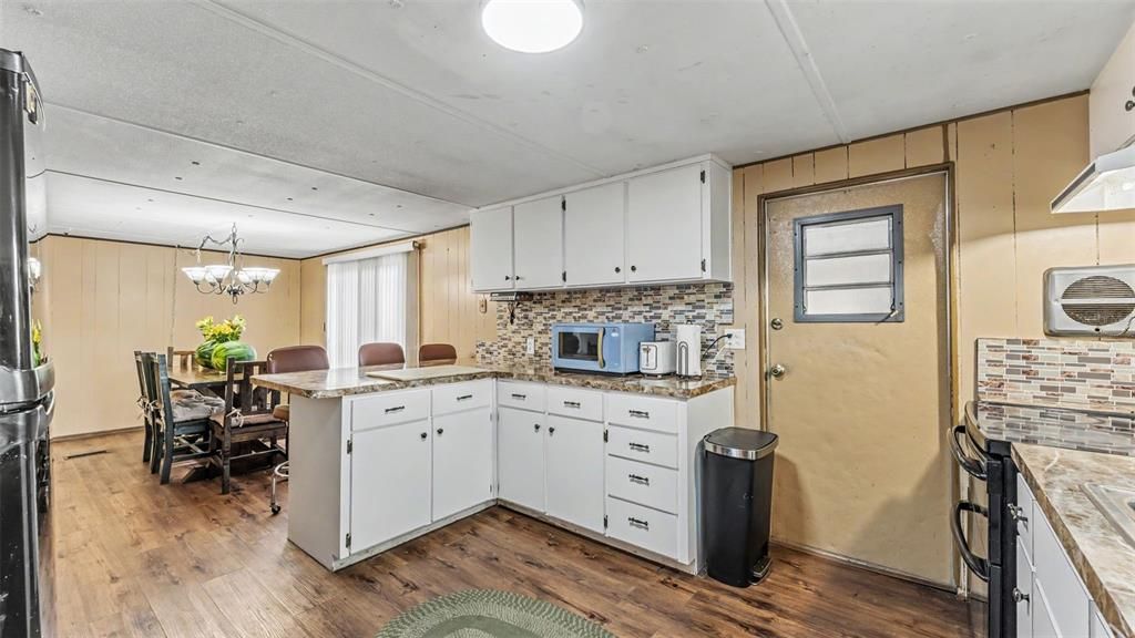 For Sale: $224,900 (4 beds, 2 baths, 1344 Square Feet)