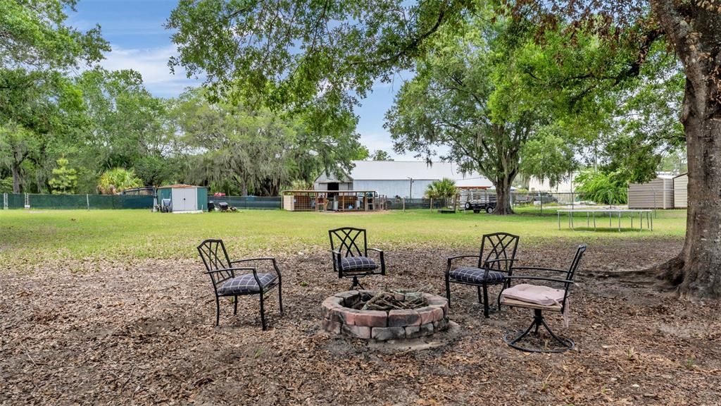 For Sale: $224,900 (4 beds, 2 baths, 1344 Square Feet)