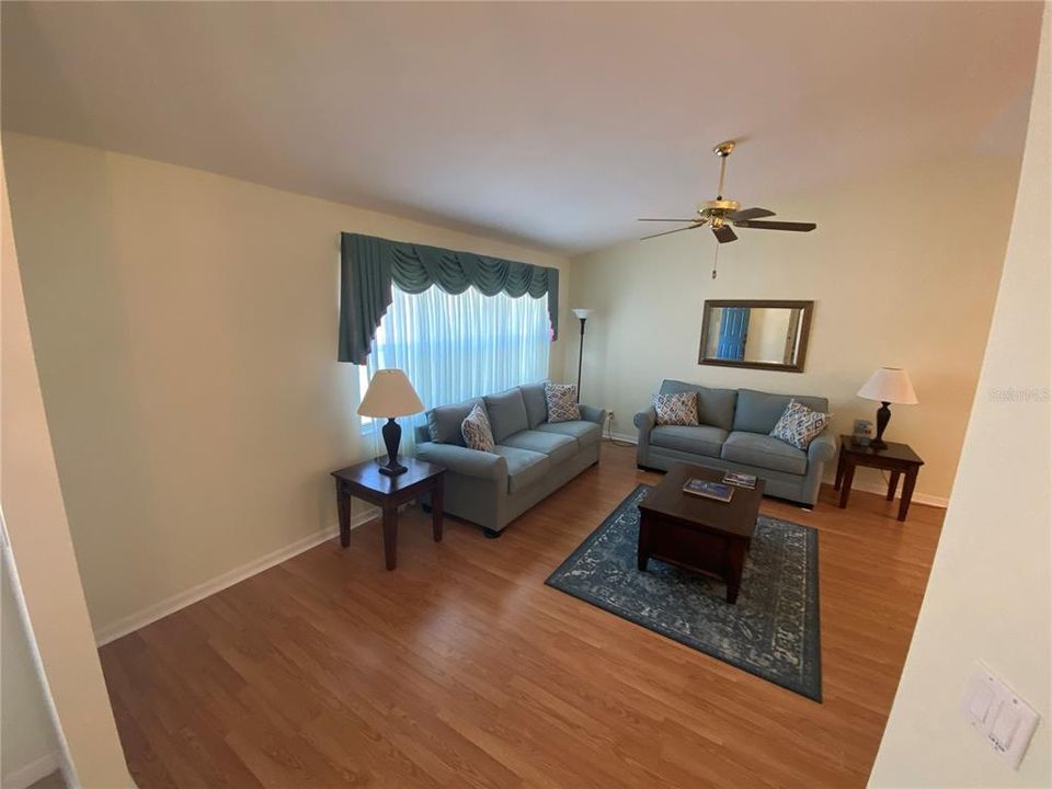 For Rent: $1,950 (3 beds, 2 baths, 1836 Square Feet)