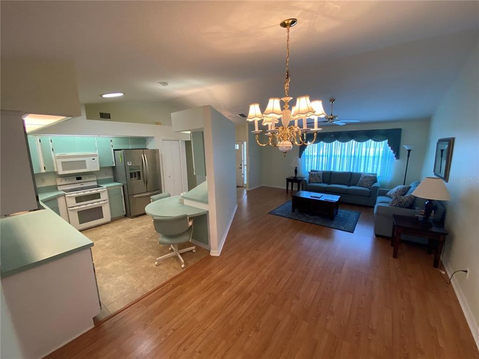 For Rent: $1,950 (3 beds, 2 baths, 1836 Square Feet)