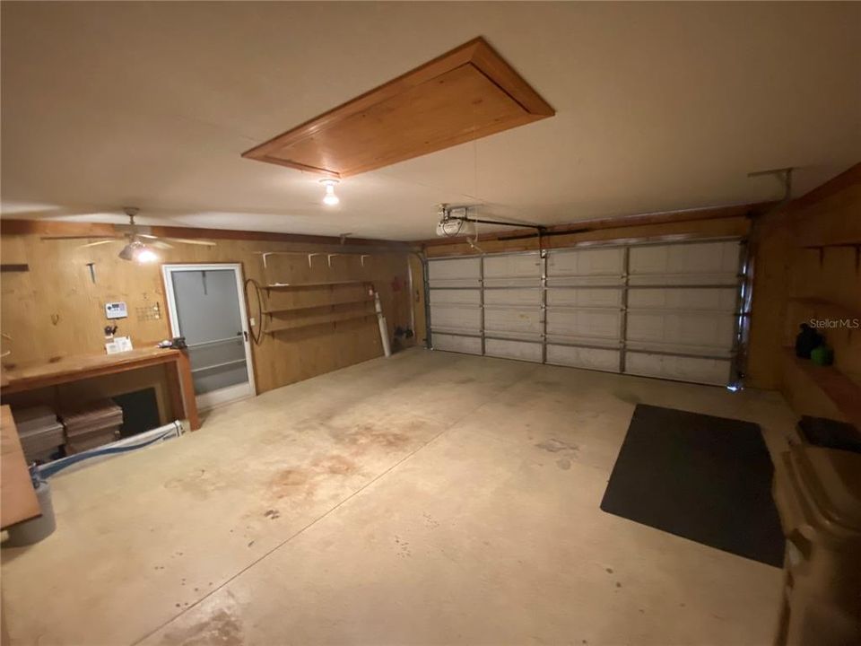 For Rent: $1,950 (3 beds, 2 baths, 1836 Square Feet)