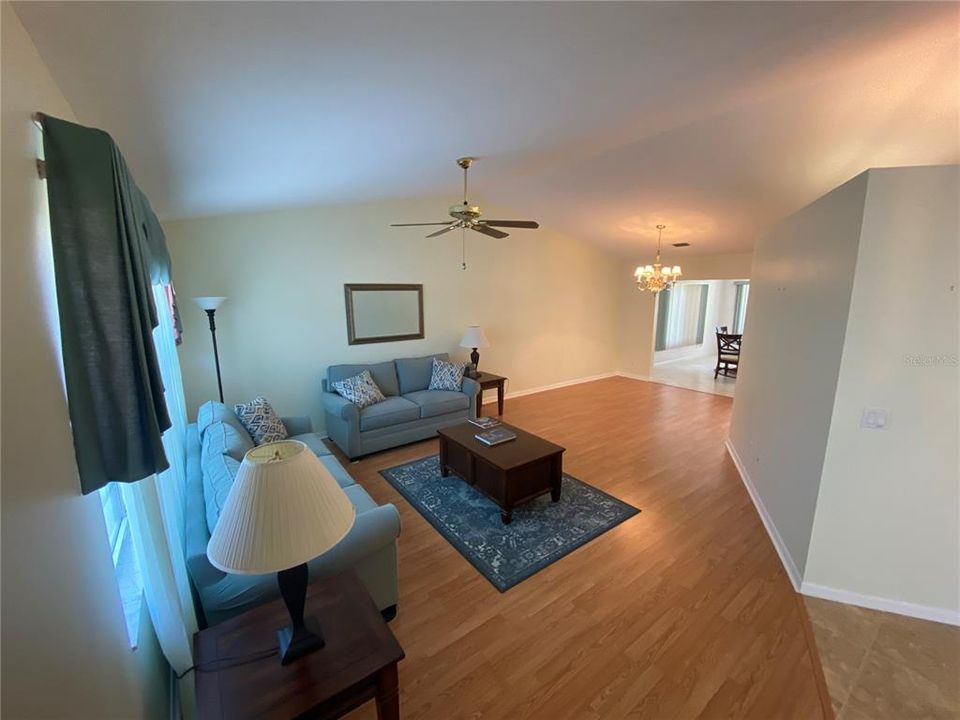 For Rent: $1,950 (3 beds, 2 baths, 1836 Square Feet)