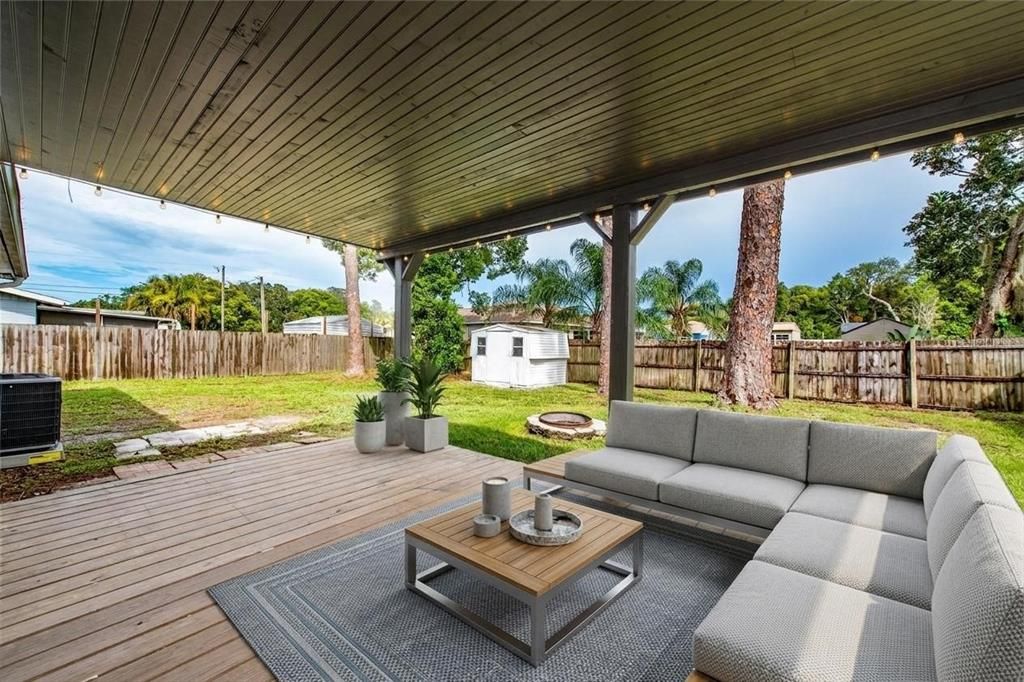 For Rent: $2,100 (3 beds, 2 baths, 1206 Square Feet)