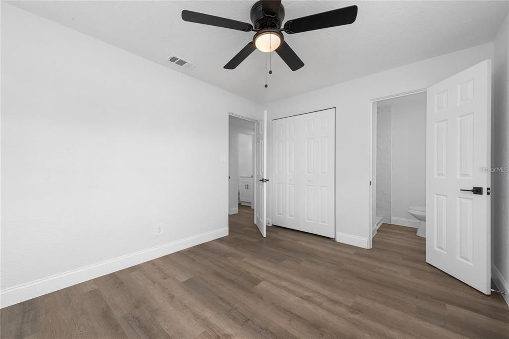 For Rent: $2,100 (3 beds, 2 baths, 1206 Square Feet)
