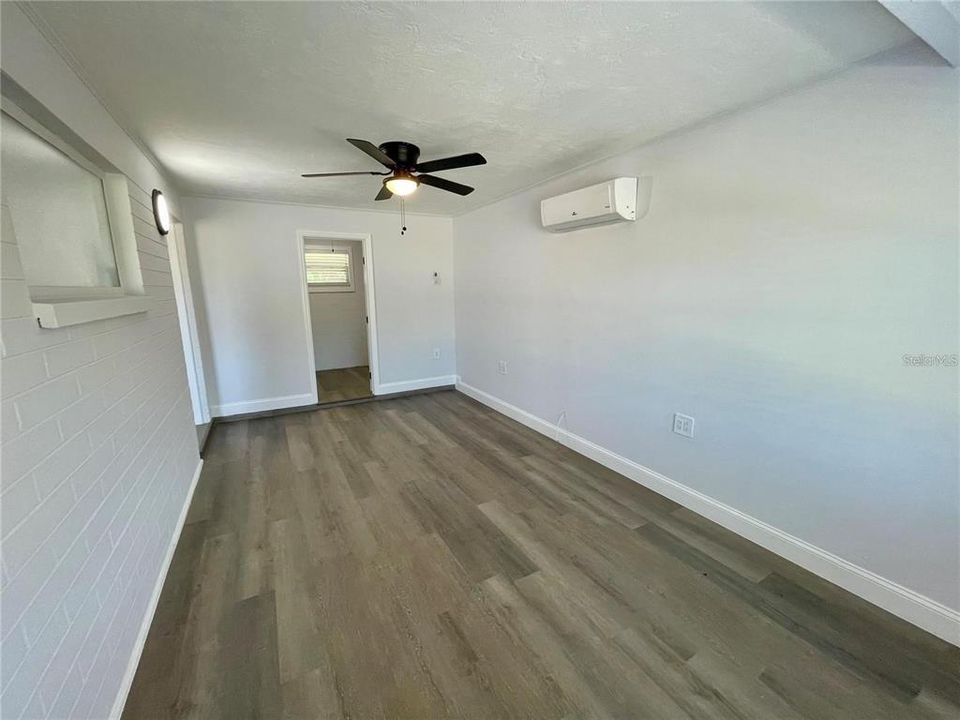 For Rent: $2,100 (3 beds, 2 baths, 1206 Square Feet)