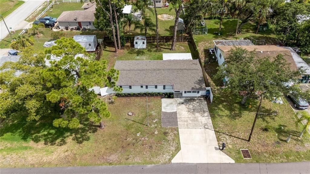 For Rent: $2,100 (3 beds, 2 baths, 1206 Square Feet)