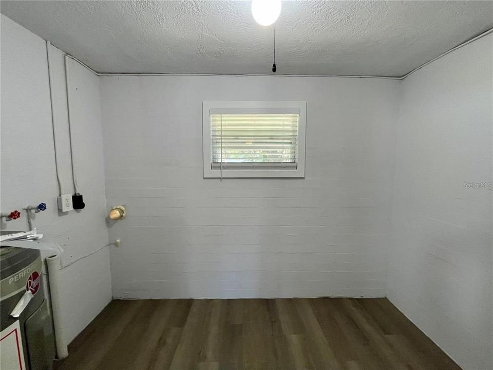 For Rent: $2,100 (3 beds, 2 baths, 1206 Square Feet)