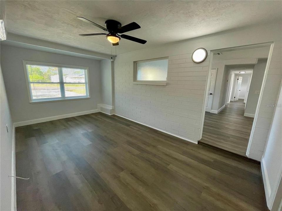 For Rent: $2,100 (3 beds, 2 baths, 1206 Square Feet)