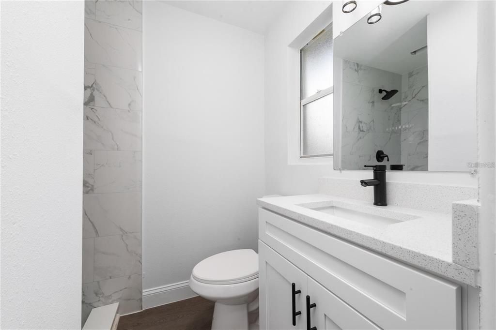 For Rent: $2,100 (3 beds, 2 baths, 1206 Square Feet)
