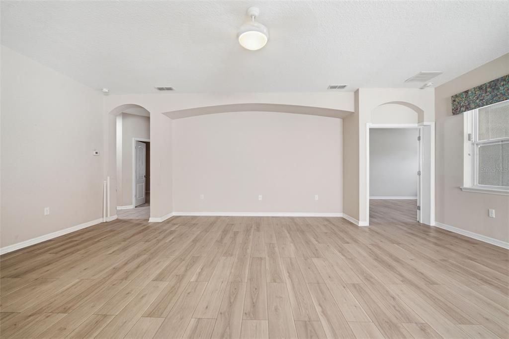 For Sale: $469,900 (4 beds, 2 baths, 2383 Square Feet)