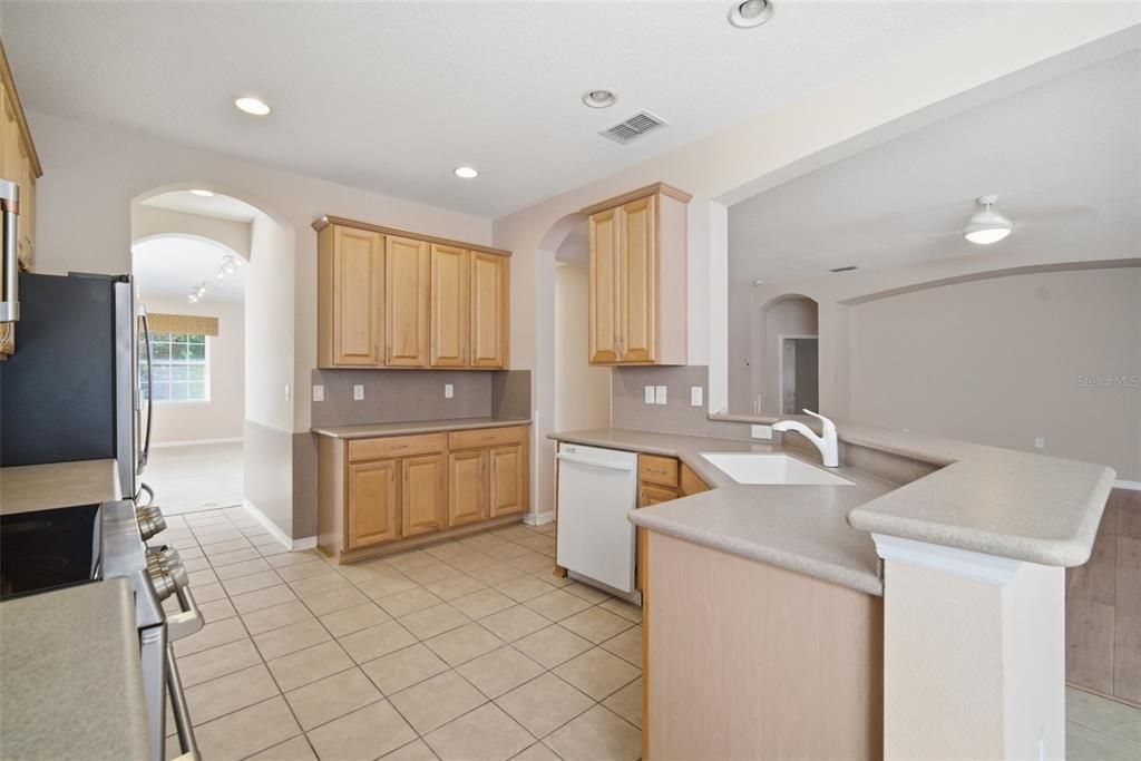 For Sale: $469,900 (4 beds, 2 baths, 2383 Square Feet)