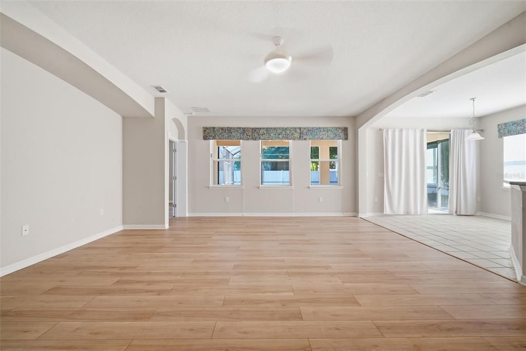 For Sale: $469,900 (4 beds, 2 baths, 2383 Square Feet)