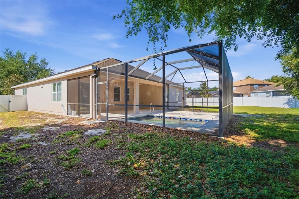 For Sale: $469,900 (4 beds, 2 baths, 2383 Square Feet)