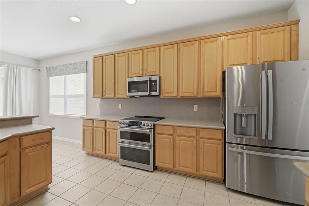 For Sale: $469,900 (4 beds, 2 baths, 2383 Square Feet)