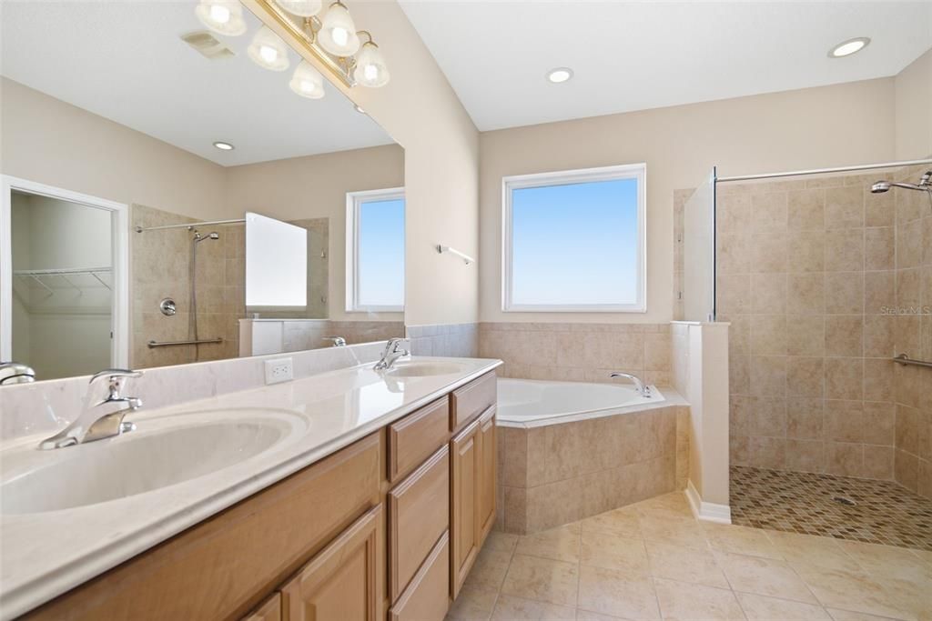 For Sale: $469,900 (4 beds, 2 baths, 2383 Square Feet)