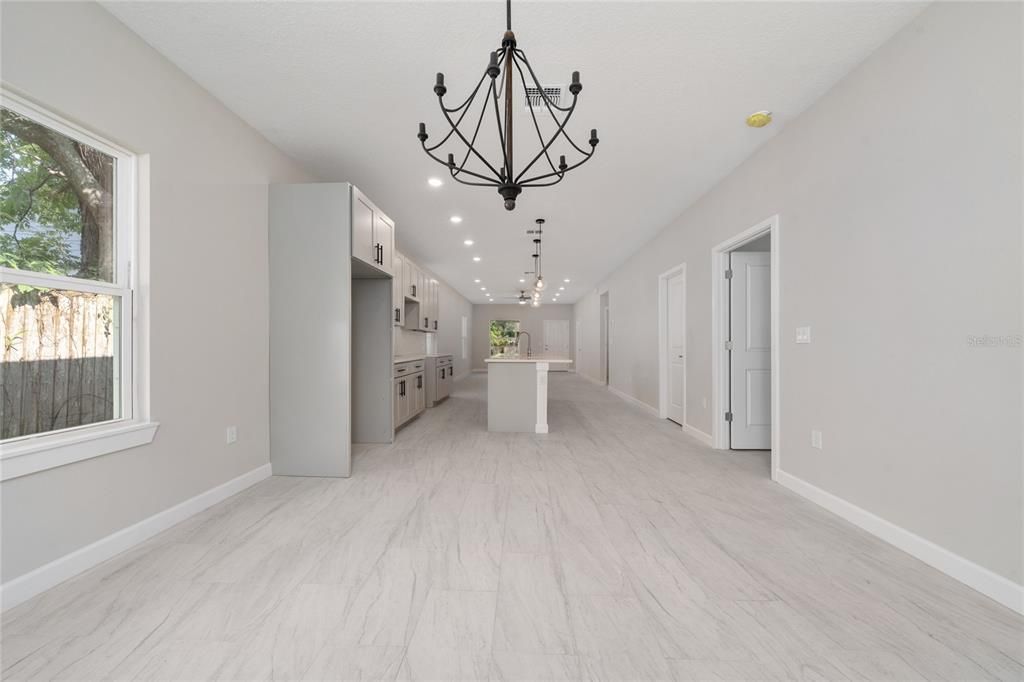 En Venta: $389,900 (3 camas, 2 baños, 1592 Pies cuadrados)