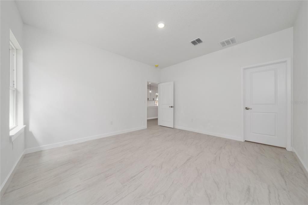 En Venta: $389,900 (3 camas, 2 baños, 1592 Pies cuadrados)