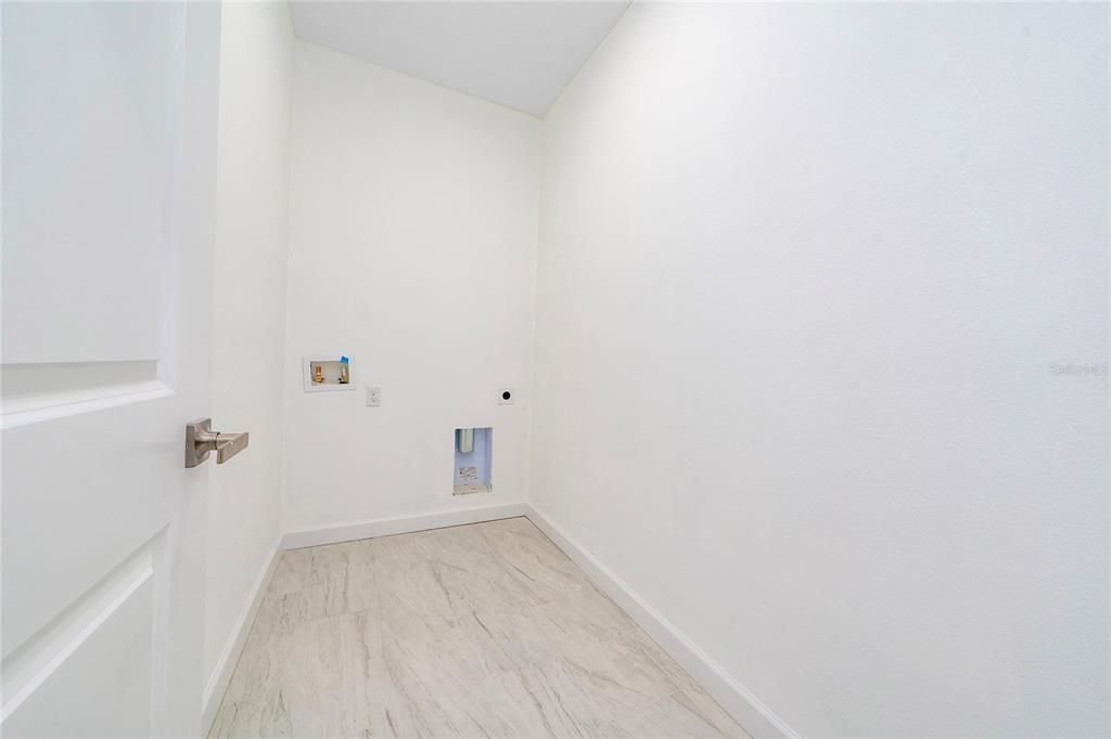 En Venta: $389,900 (3 camas, 2 baños, 1592 Pies cuadrados)