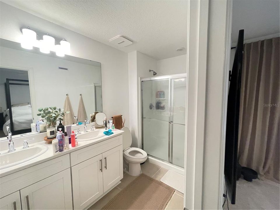 En Venta: $307,990 (3 camas, 2 baños, 1365 Pies cuadrados)