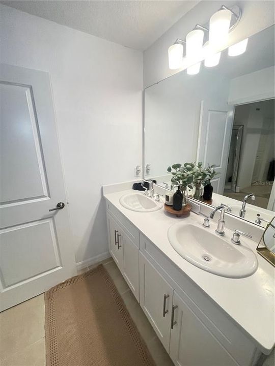 En Venta: $307,990 (3 camas, 2 baños, 1365 Pies cuadrados)