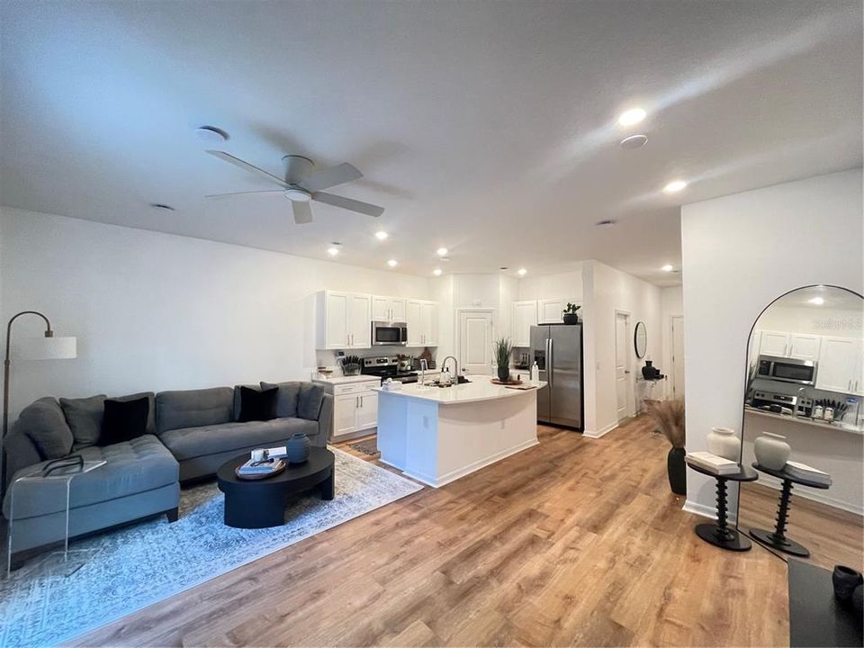 En Venta: $307,990 (3 camas, 2 baños, 1365 Pies cuadrados)