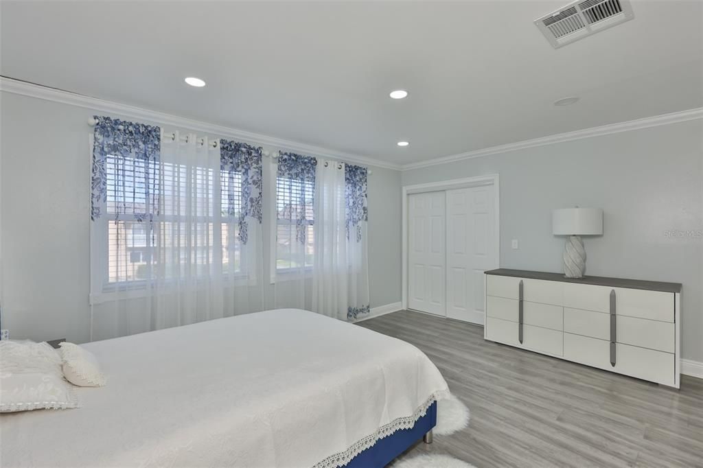 For Sale: $290,000 (3 beds, 2 baths, 1260 Square Feet)