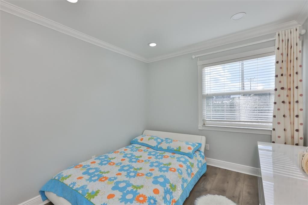 For Sale: $290,000 (3 beds, 2 baths, 1260 Square Feet)