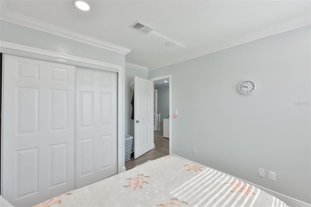 For Sale: $290,000 (3 beds, 2 baths, 1260 Square Feet)