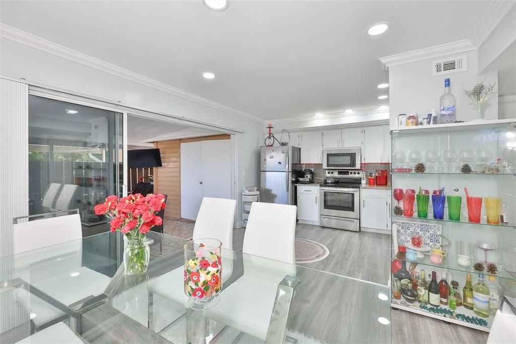For Sale: $290,000 (3 beds, 2 baths, 1260 Square Feet)