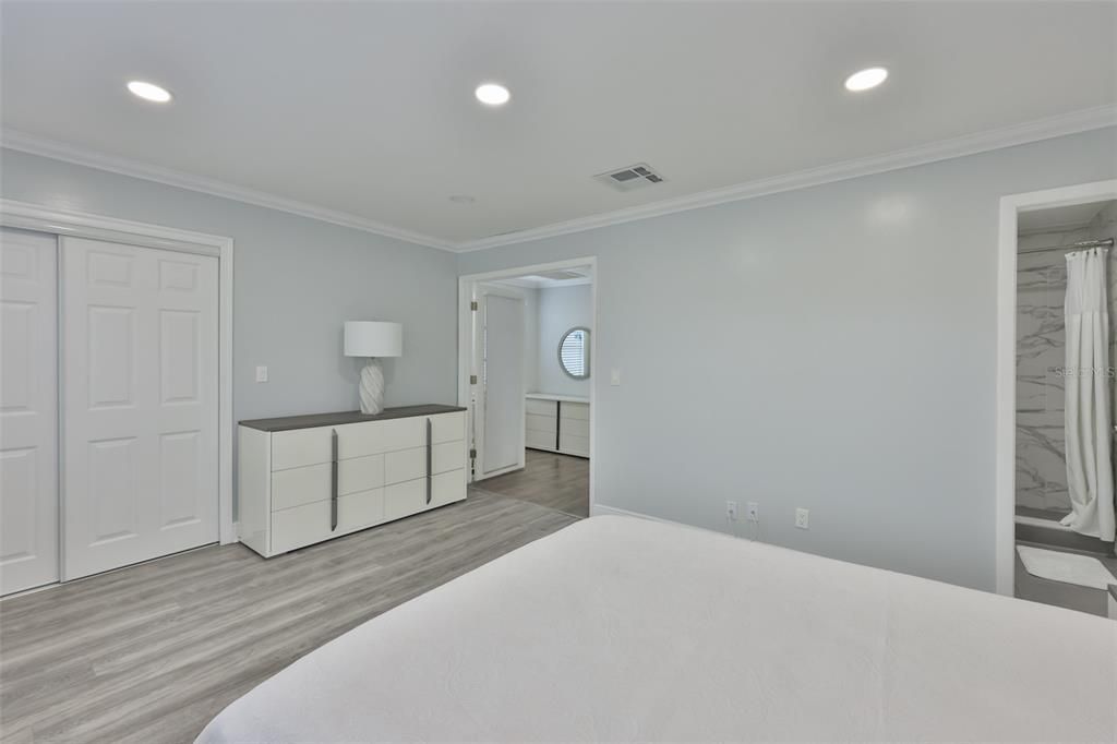 For Sale: $290,000 (3 beds, 2 baths, 1260 Square Feet)