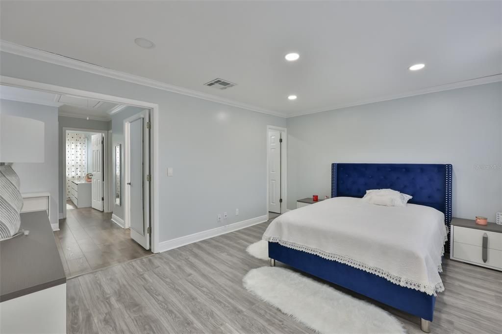 For Sale: $290,000 (3 beds, 2 baths, 1260 Square Feet)