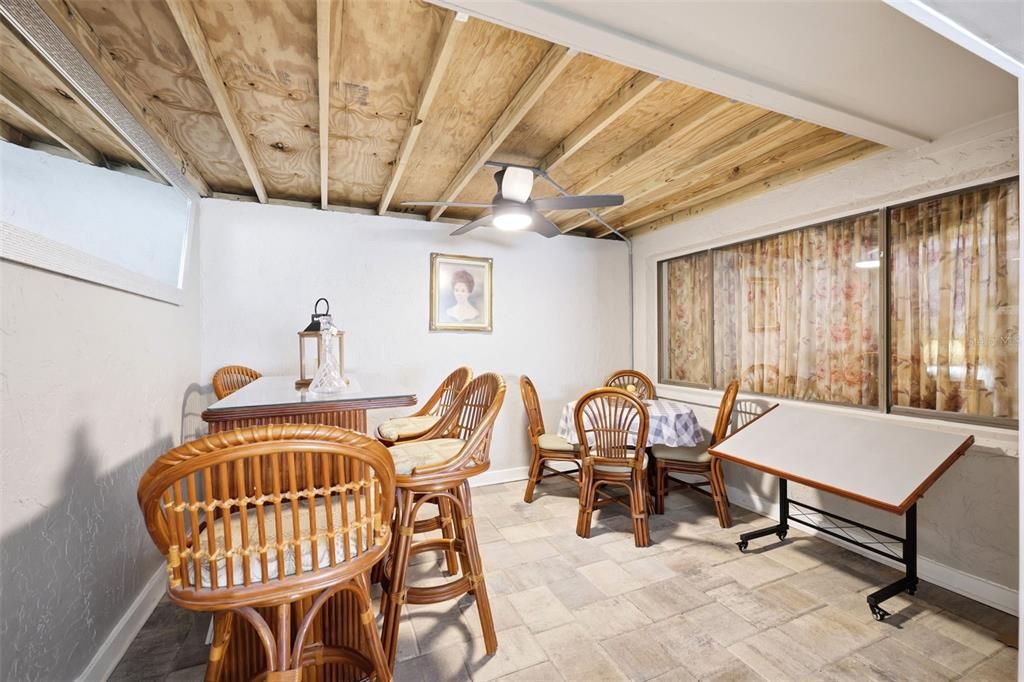 For Sale: $250,000 (2 beds, 2 baths, 1998 Square Feet)