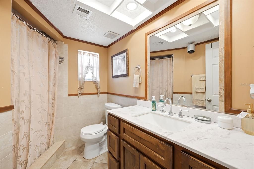 For Sale: $250,000 (2 beds, 2 baths, 1998 Square Feet)