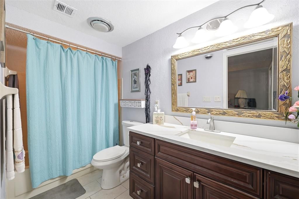 For Sale: $250,000 (2 beds, 2 baths, 1998 Square Feet)