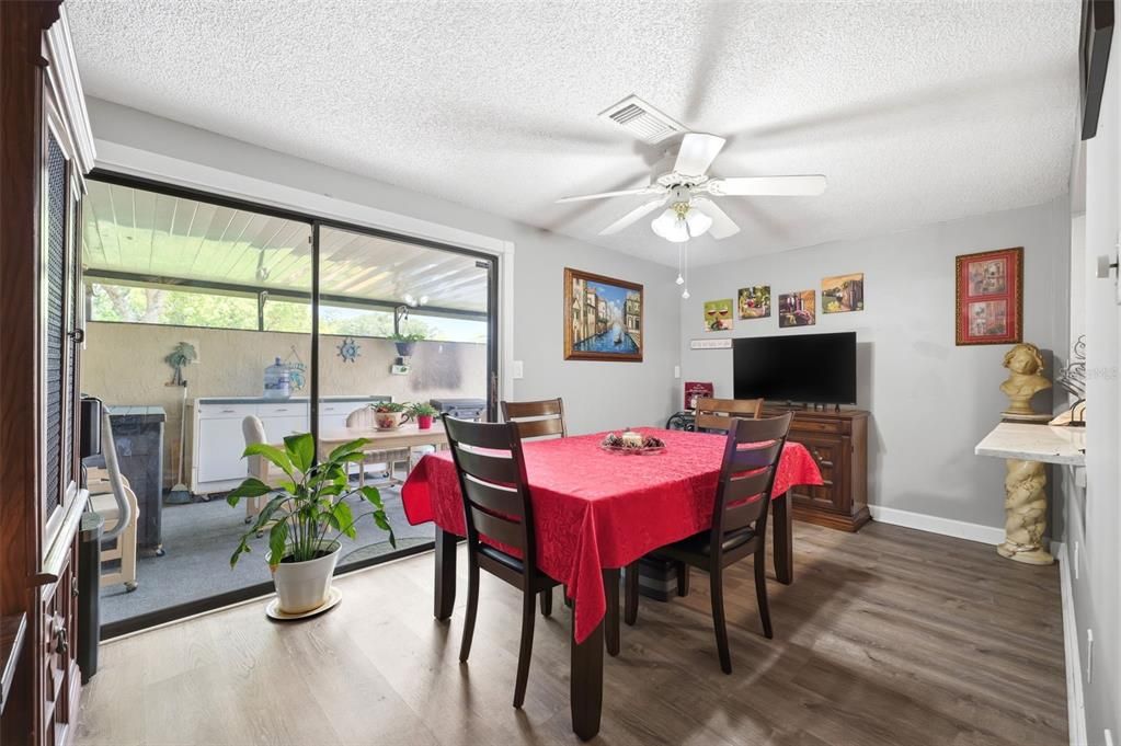 For Sale: $250,000 (2 beds, 2 baths, 1998 Square Feet)