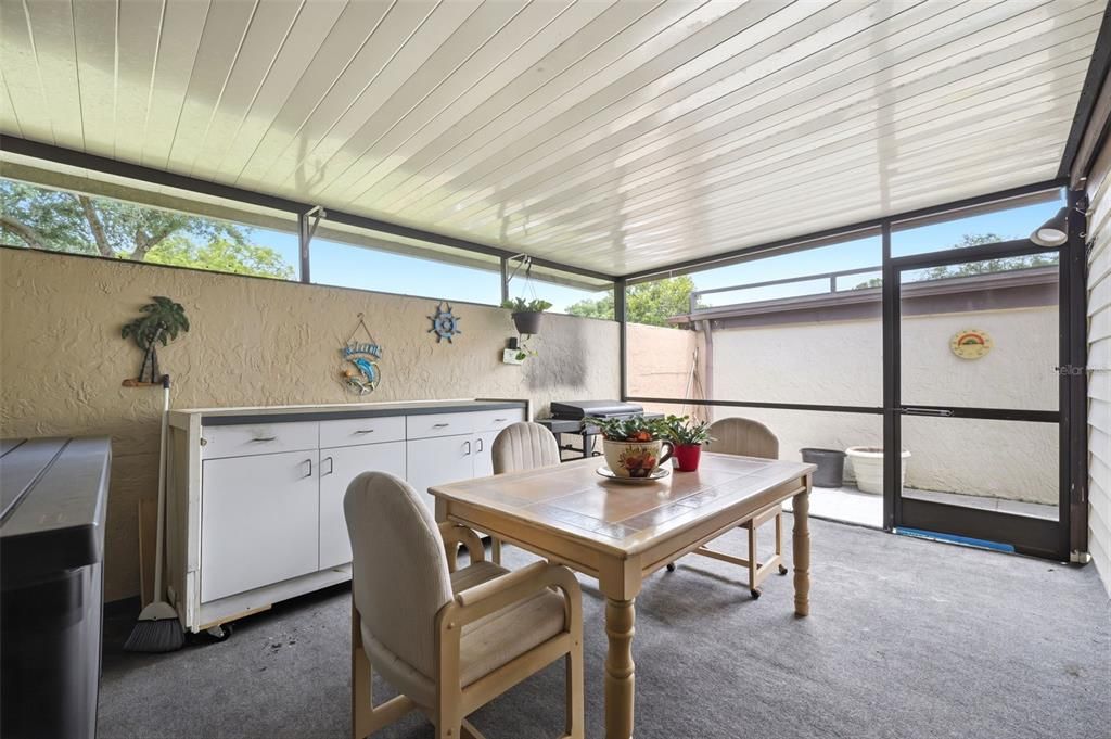 For Sale: $250,000 (2 beds, 2 baths, 1998 Square Feet)