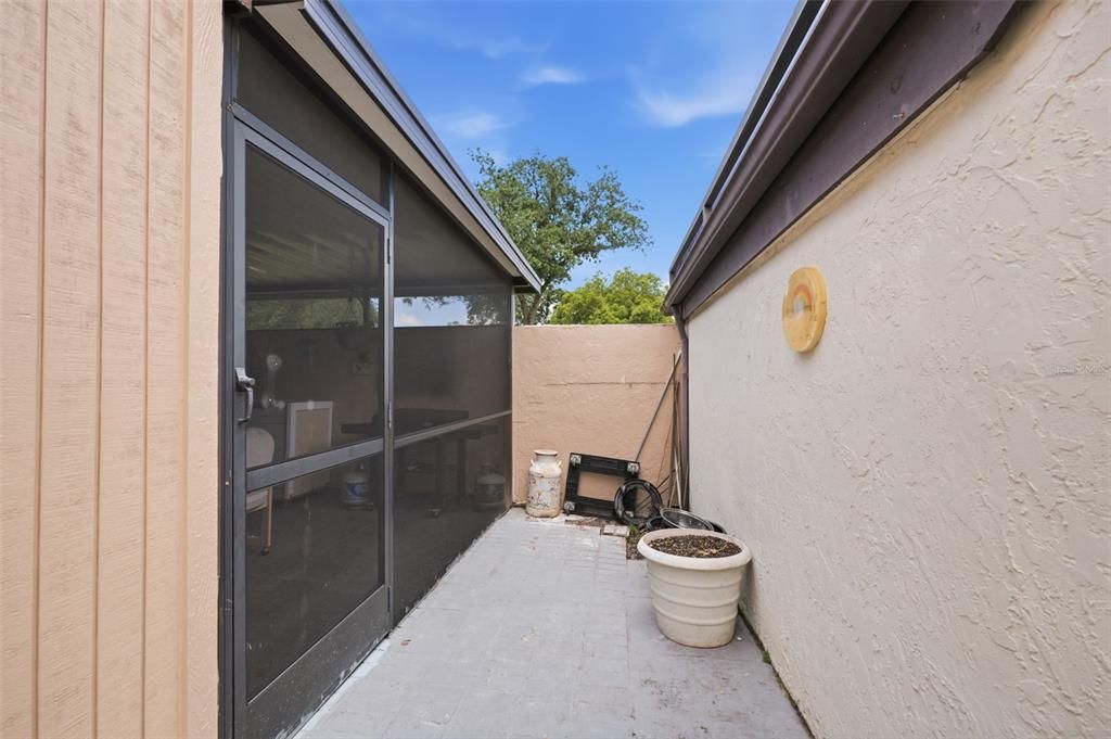 For Sale: $250,000 (2 beds, 2 baths, 1998 Square Feet)